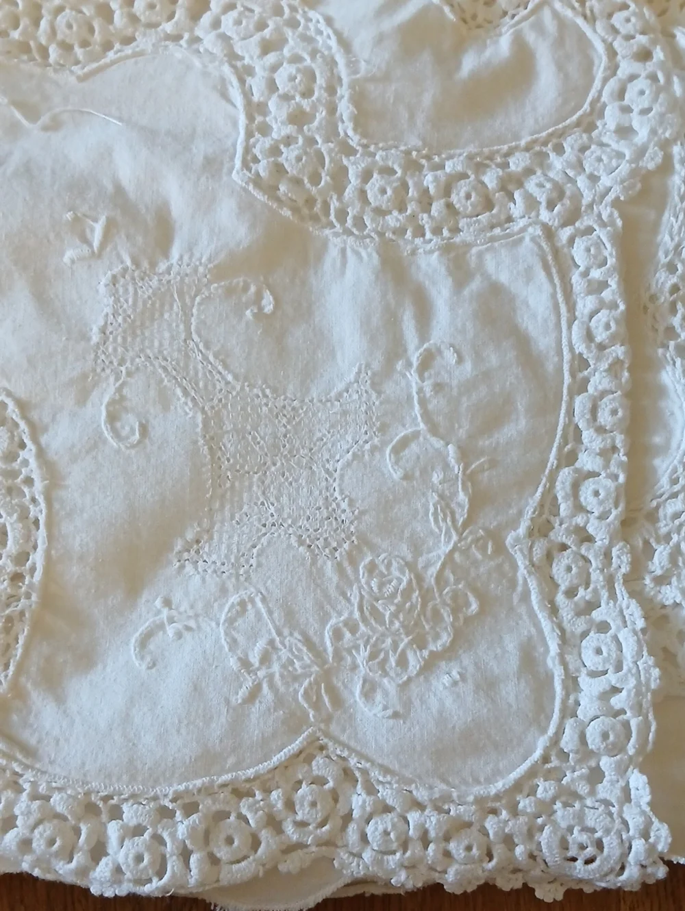 Vintage Handmade Tablecloth Set